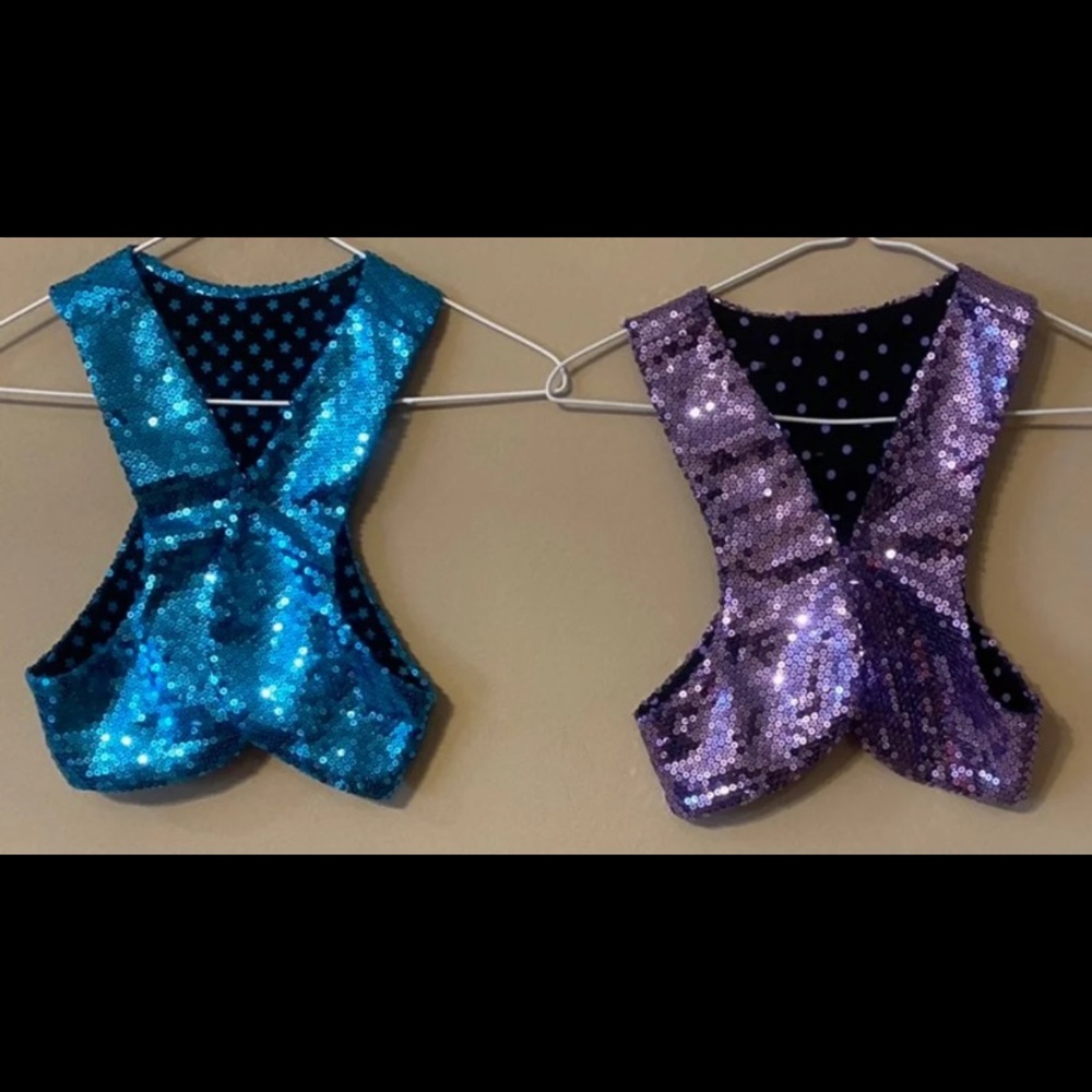 Set of 2 reversible sequined vests